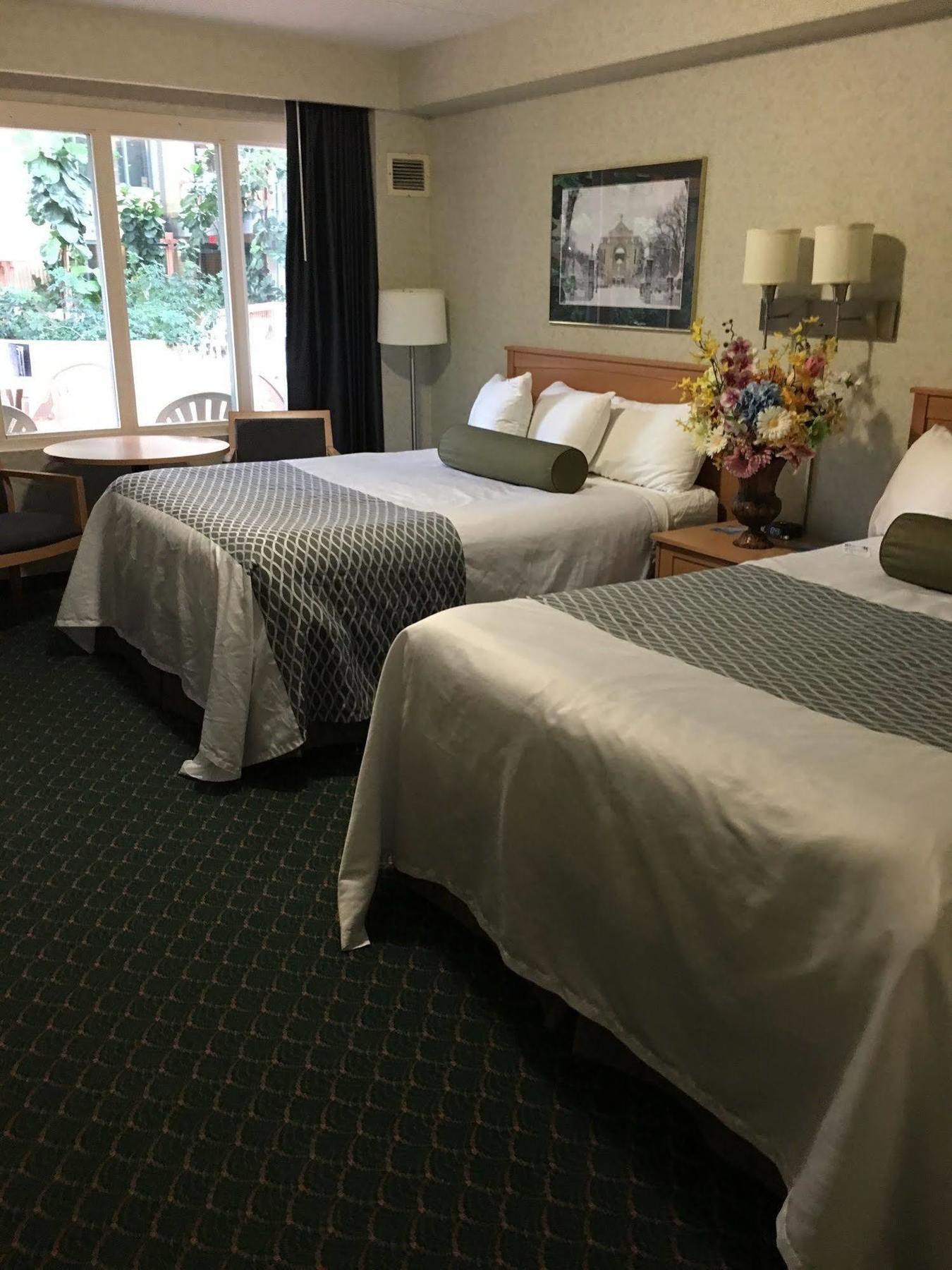 Travelodge By Wyndham East 2*